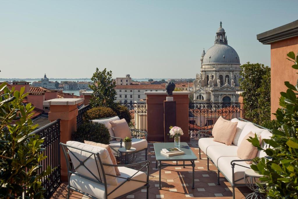 The St. Regis is one of the best luxury hotels in Venice