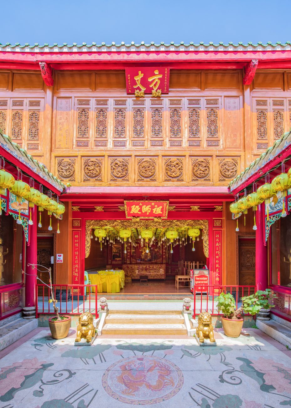 Wat Mangkon Kamalawat is one of the most beautiful temples in Chinatown Bangkok