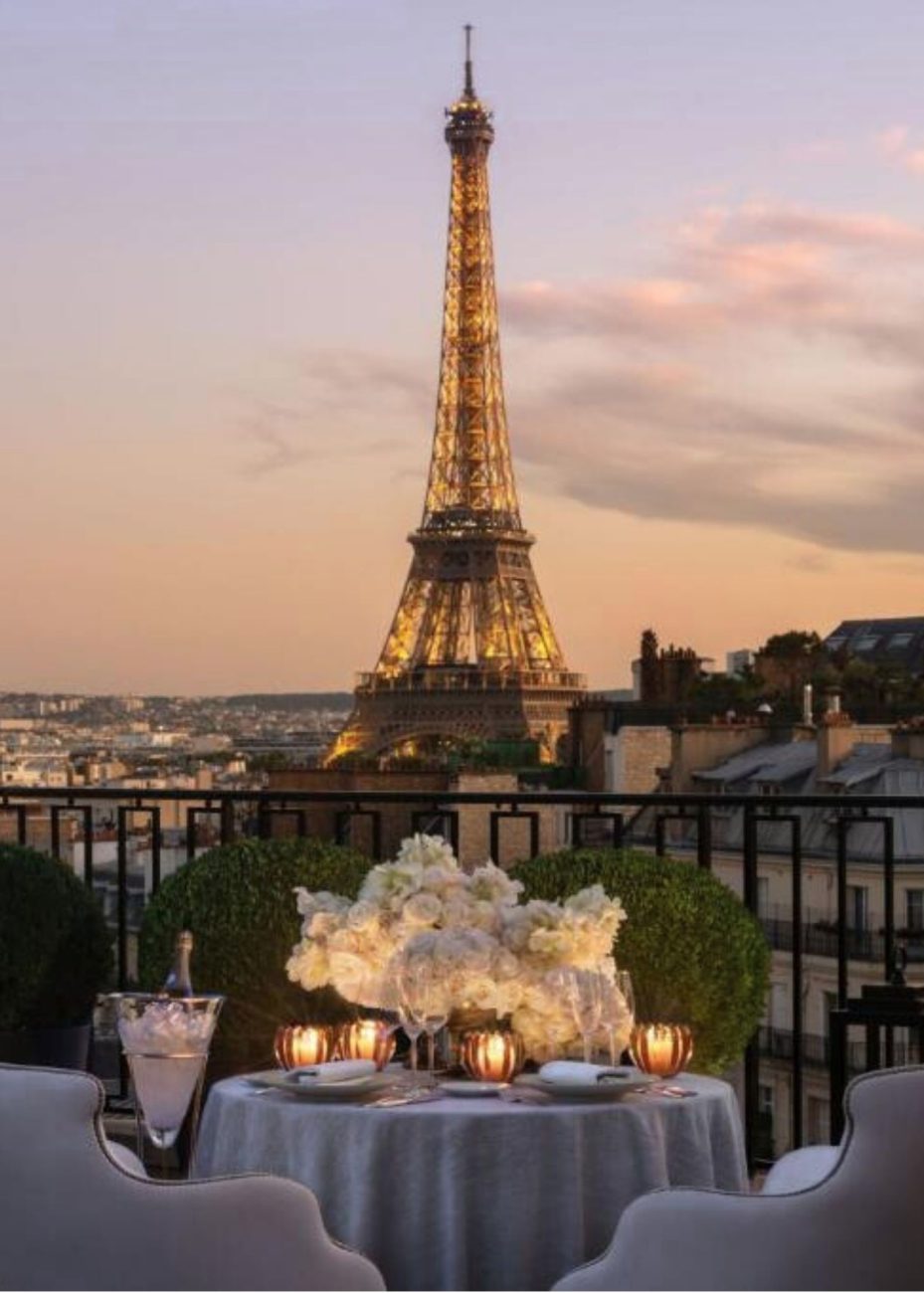 5-star Paris hotel with panoramic Eiffel Tower view
