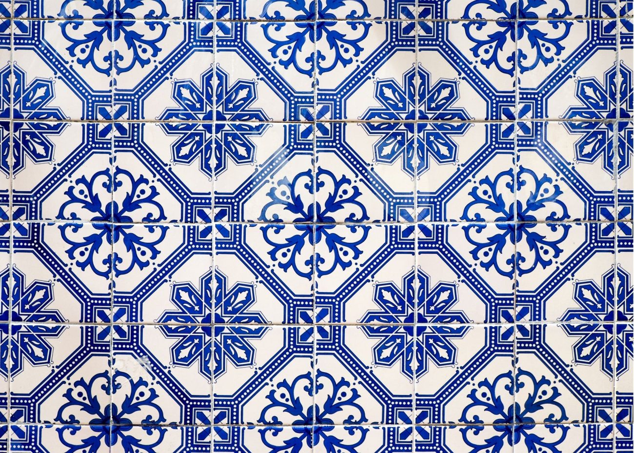 10+ Best Places to See Azulejos in Porto You Have to See