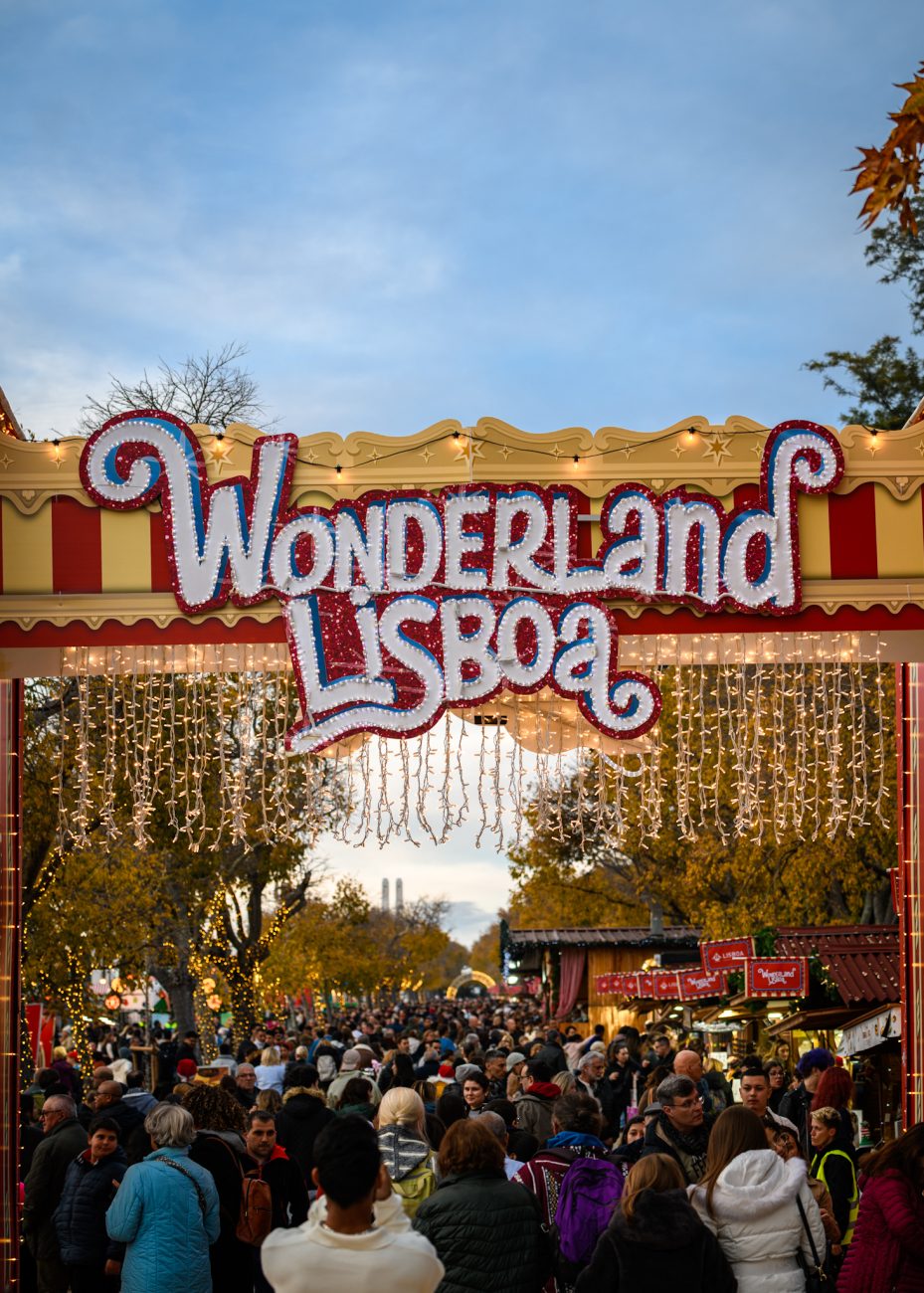 Parque Eduardo VII Christmas festival with rides and market stalls in Lisbon
