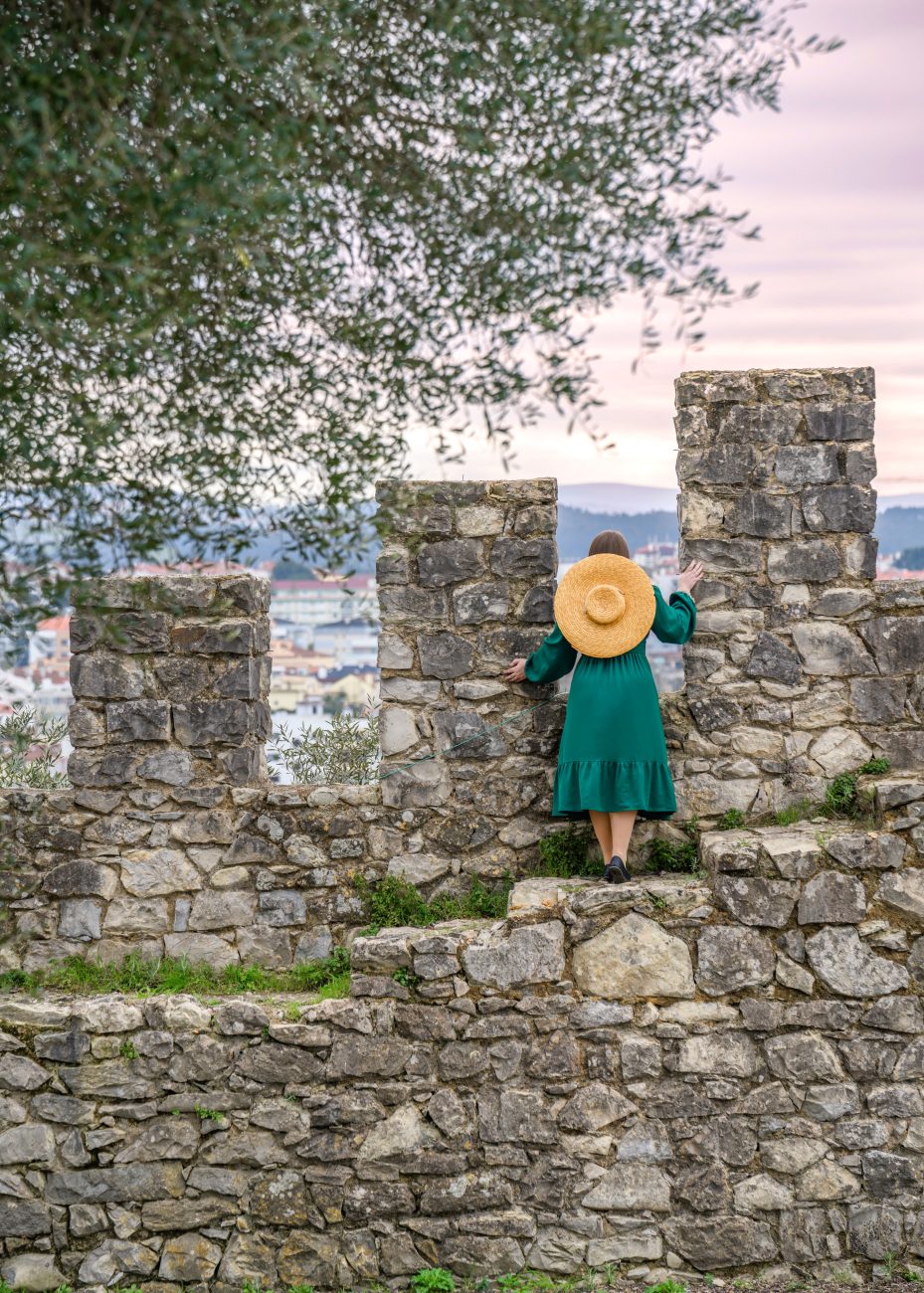 Walls of Leiria Castle and views