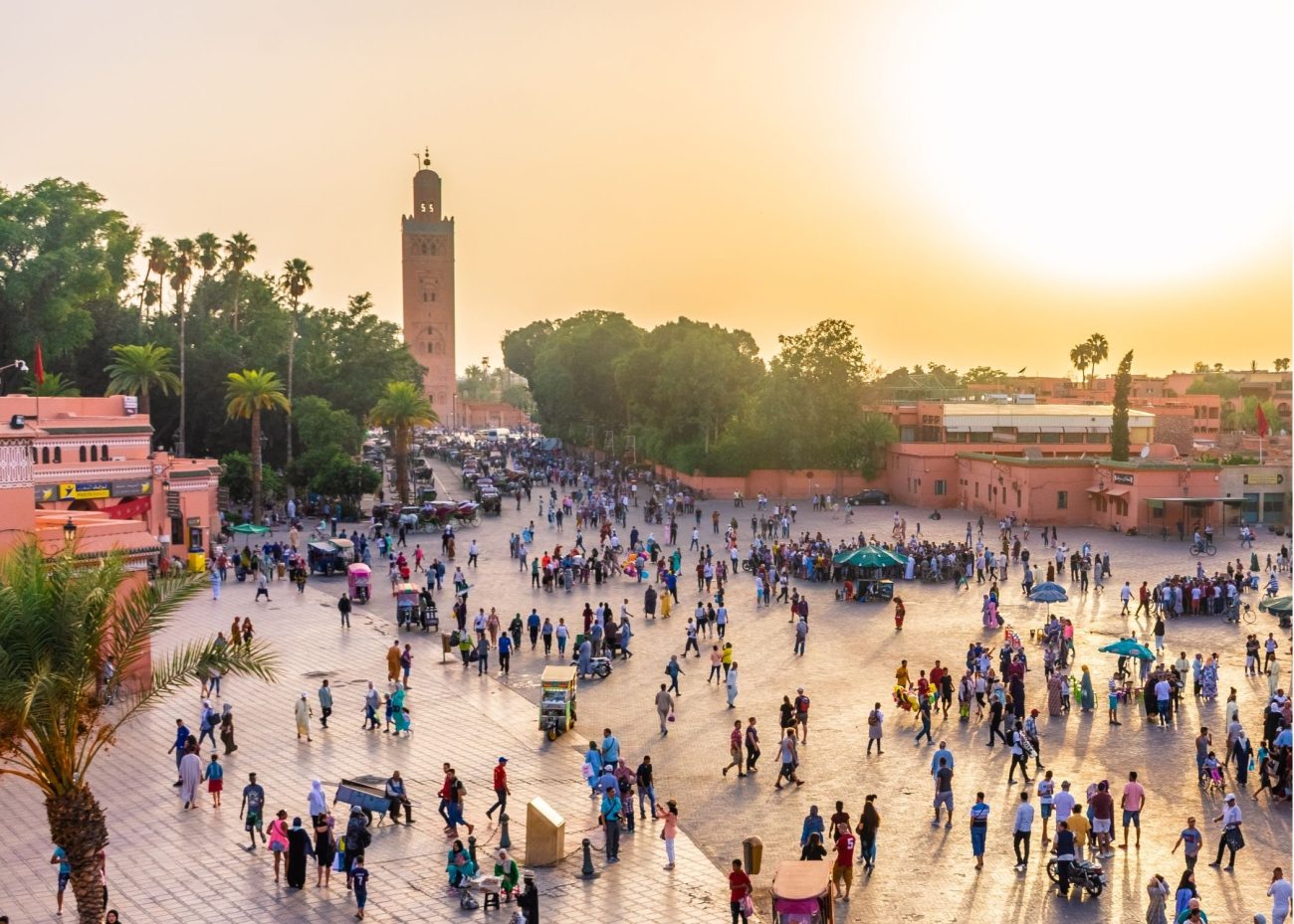 Rooftop dining at MÖ‑MÖ Marrakech with views over Jemaa el-Fnaa