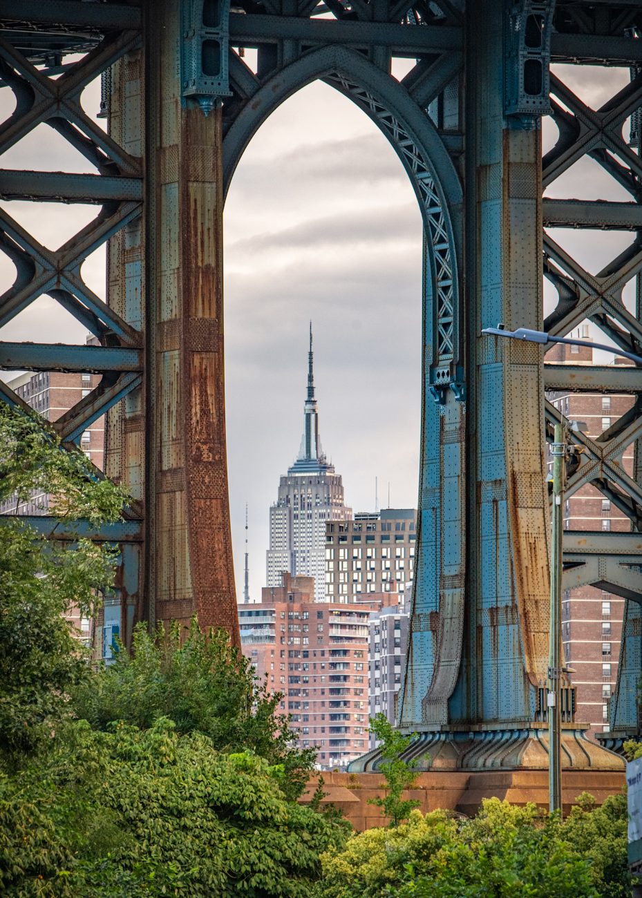 DUMBO streets with Manhattan Bridge, free NYC sightseeing