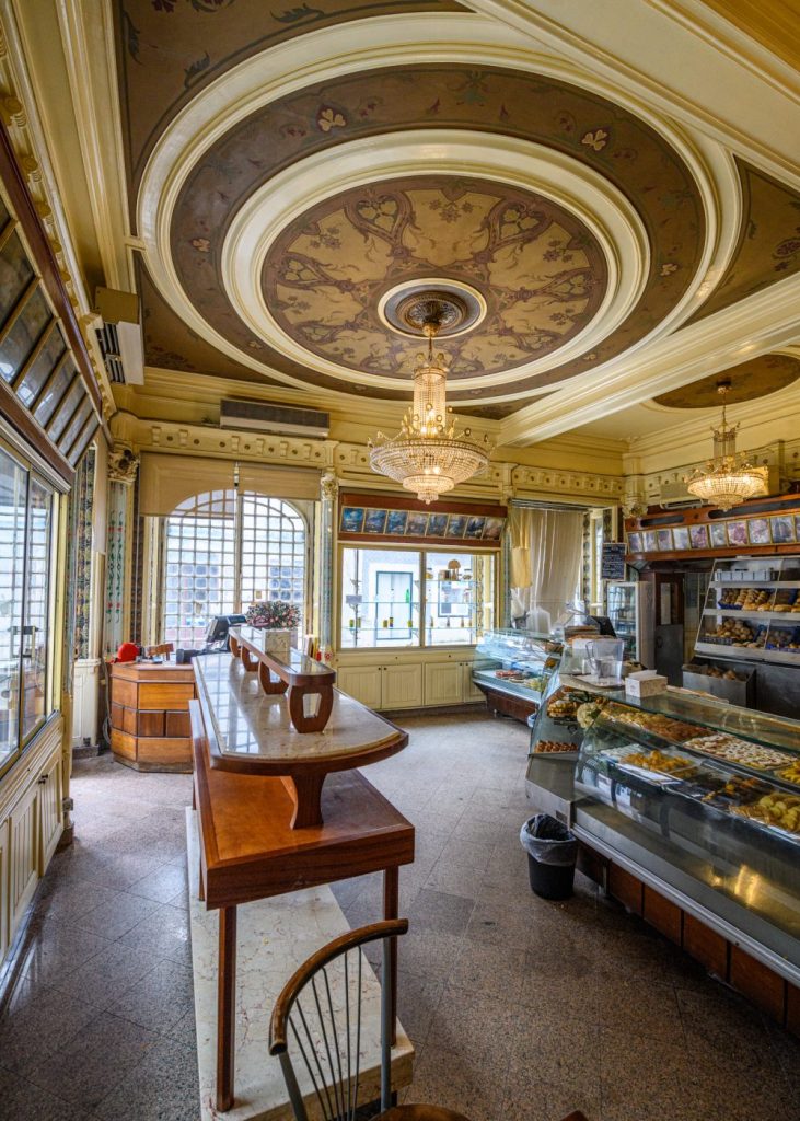 A Panificação Mecânica - old cafes in Lisbon
