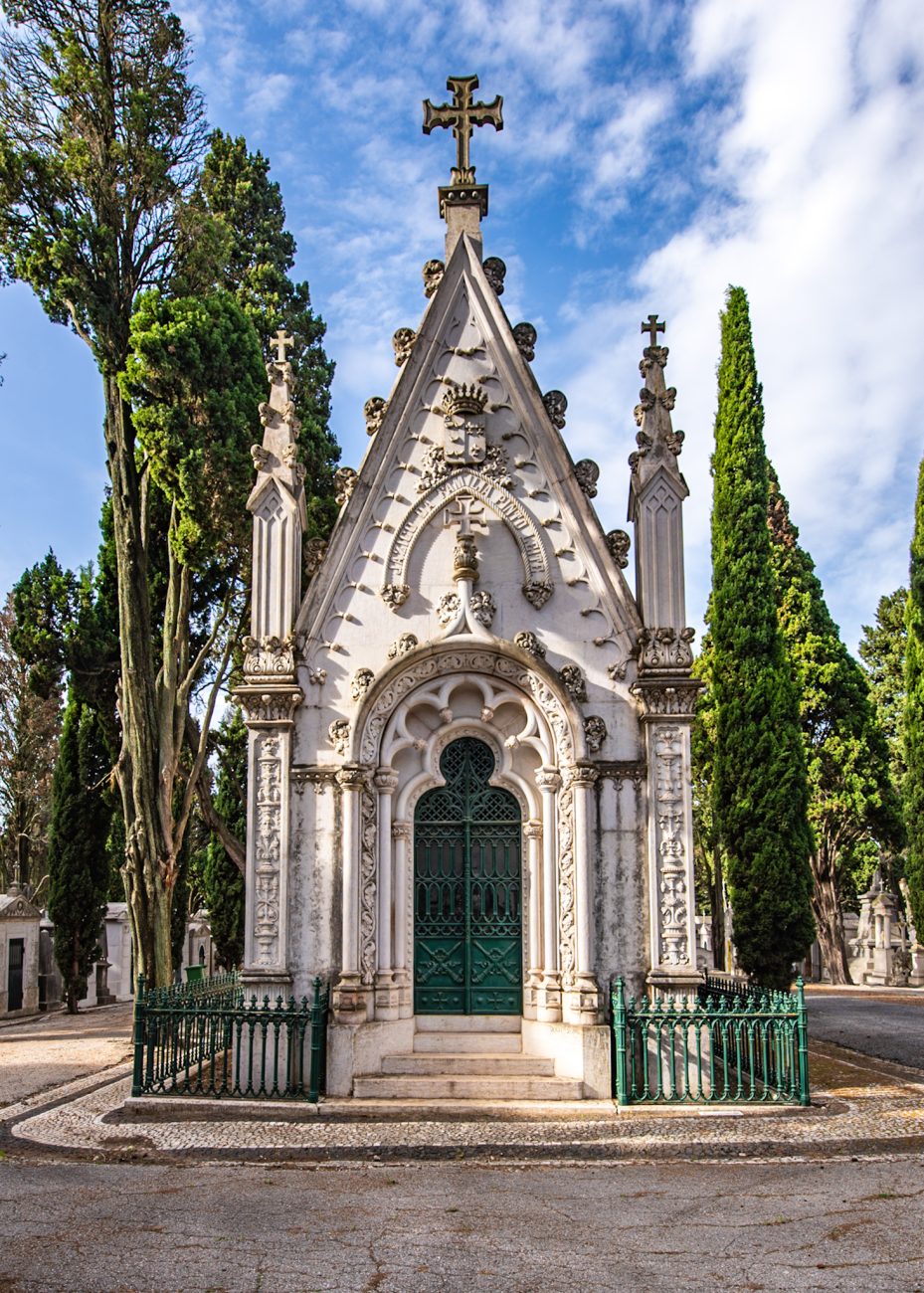 Cemitério do Alto de São João is a must visit in Lisbon