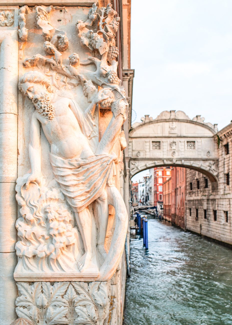 The classic view of the Bridge of Sighs from Ponte della Paglia, one of the most photographed Venice photo spots