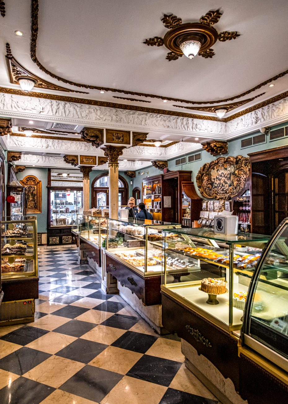 Confitería La Campana in Seville